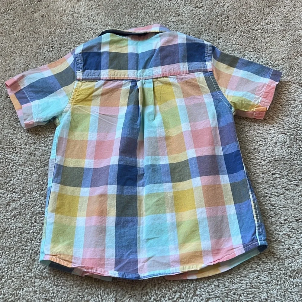 The Children’s Place boys short sleeve button down shirt, size 4